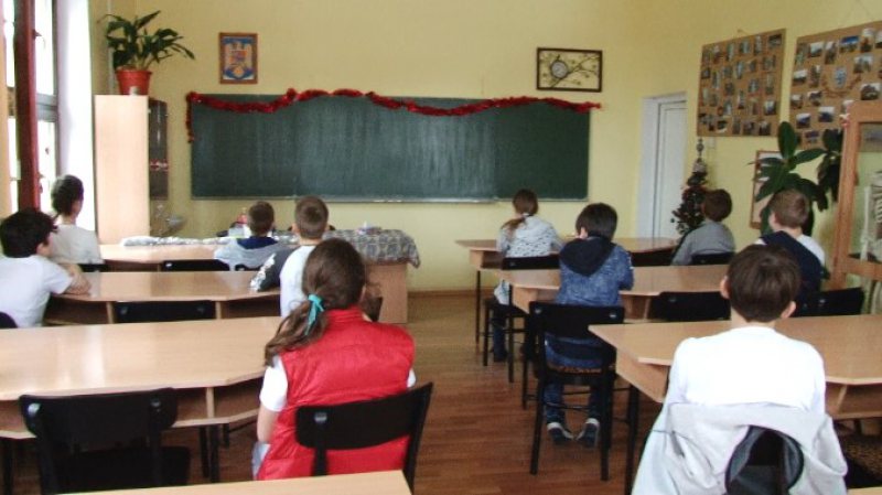 Perioada de depunere a dosarelor pentru bursă pentru elevi s-a extins cu două săptămâni Perioada de depunere a dosarelor pentru bursă pentru elevi s-a extins cu două săptămâni