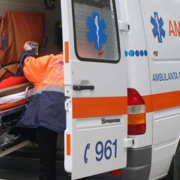 VIDEO | Loviți de mașini pe trecerea pentru pietoni