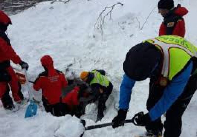 ANCHETĂ: Bilanţul avalanşei din Italia a ajuns la 24 de morţi şi şase persoane sunt în continuare dispărute