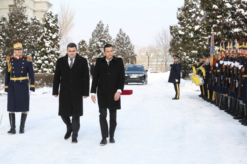 ARMATA, ÎN DISCUȚIE: Premierul Grindeanu s-a întâlnit cu ministrul Apărării ARMATA, ÎN DISCUȚIE: Premierul Grindeanu s-a întâlnit cu ministrul Apărării