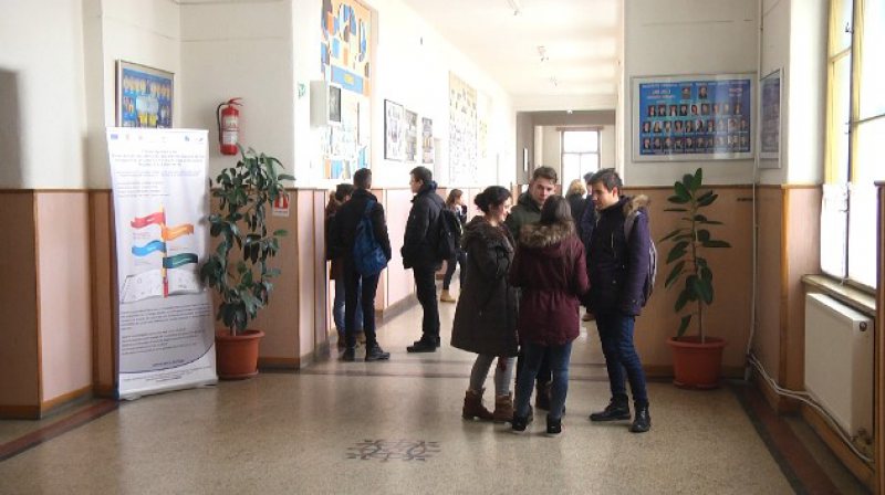 LA ORE SÂMBĂTA: Elevii trebuie să meargă la recuperat de cursuri în weekend LA ORE SÂMBĂTA: Elevii trebuie să meargă la recuperat de cursuri în weekend
