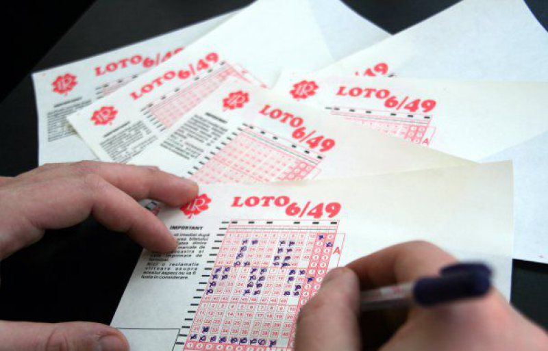LOTERIA ROMÂNĂ: Report de peste 3,6 milioane de euro la categoria I a jocului Loto 6/49 LOTERIA ROMÂNĂ: Report de peste 3,6 milioane de euro la categoria I a jocului Loto 6/49