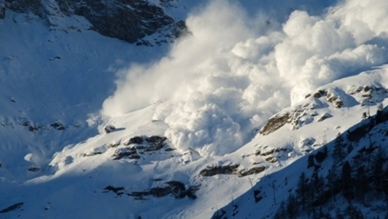 MAE: Doi cetățeni români – supraviețuitori ai avalanșei din Italia MAE: Doi cetățeni români – supraviețuitori ai avalanșei din Italia