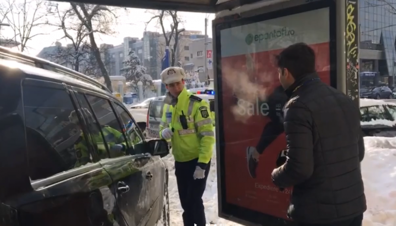 NU I-A MERS: Dosar penal după ce şi-a parcat maşina de teren în staţia de autobuz NU I-A MERS: Dosar penal după ce şi-a parcat maşina de teren în staţia de autobuz