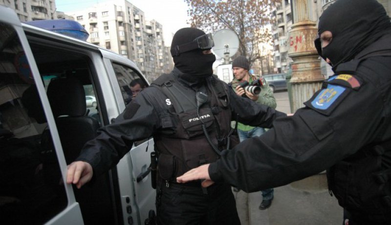PICCJ: Percheziții într-un dosar de mită și abuz în serviciu; vizați – 11 polițiști de la Rutieră PICCJ: Percheziții într-un dosar de mită și abuz în serviciu; vizați – 11 polițiști de la Rutieră