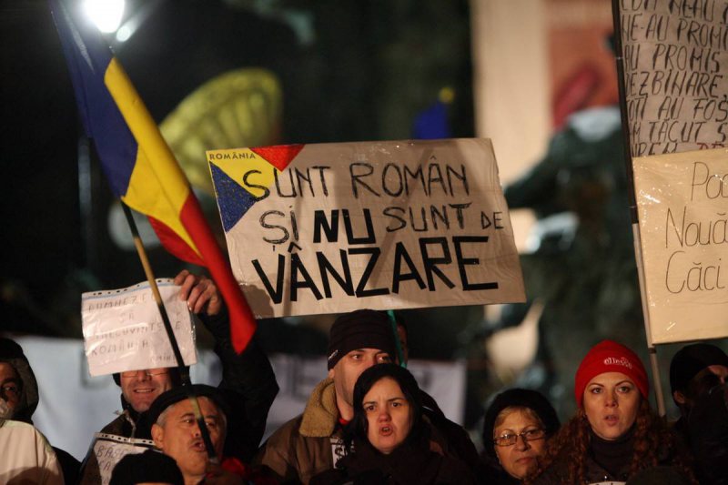 ROMÂNII IES ÎN STRADĂ: Noi proteste faţă de graţiere în Bucureşti şi în ţară ROMÂNII IES ÎN STRADĂ: Noi proteste faţă de graţiere în Bucureşti şi în ţară