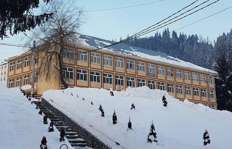 CAVNIC: Unităţile de învăţământ din oraş, închise luni şi marţi CAVNIC: Unităţile de învăţământ din oraş, închise luni şi marţi
