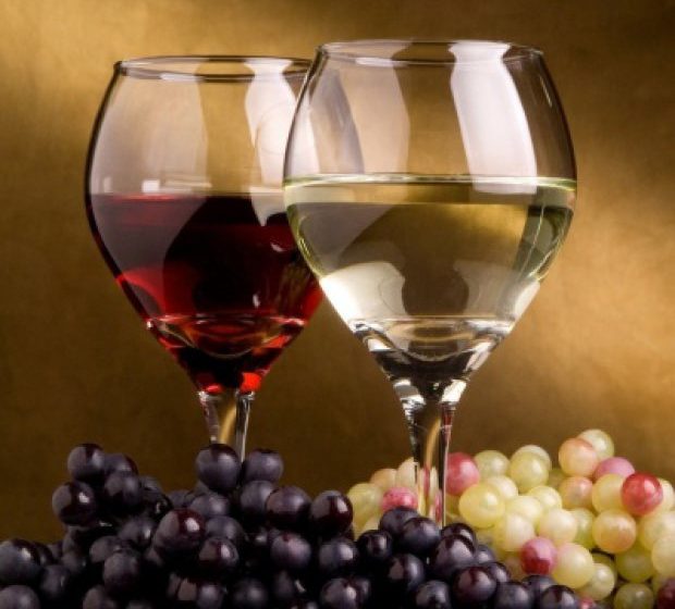 SĂ CURGĂ VINUL: Moldovenii, cei mai mari consumatori de alcool din lume