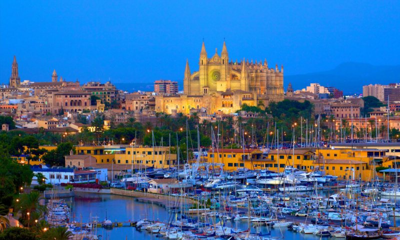 DESTINAȚII DE VACANȚĂ: Mallorca – Perla Balearelor DESTINAȚII DE VACANȚĂ: Mallorca – Perla Balearelor
