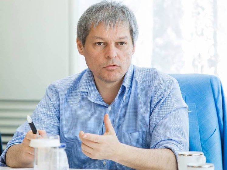 OPINII: Cioloș, despre posibilitatea de a intra în politică: Nu atât vehiculul este cel important, ci modul în care îl conduci