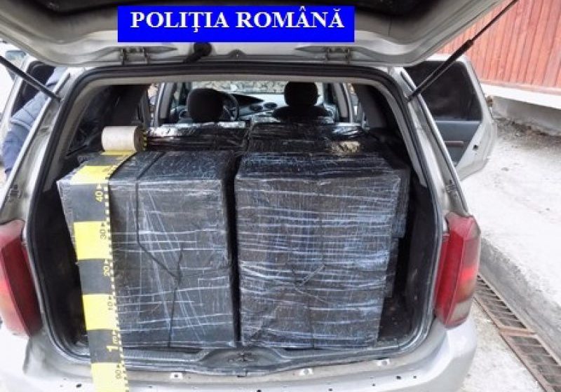 PROPUS SPRE AREST: A ignorat semnalele polițiștilor, a fost urmărit și prins în cele din urmă. Vezi ce a avut de ascuns
