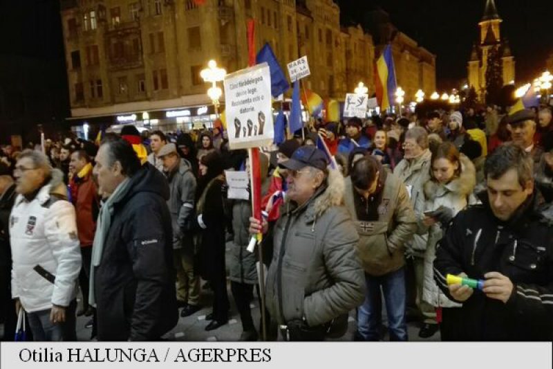 PROTESTELE CONTINUĂ: Aproximativ 3.000 de manifestanți în București, 2.500 la Sibiu, circa 2.000 la Timișoara și peste 1.500 la Cluj și Brașov