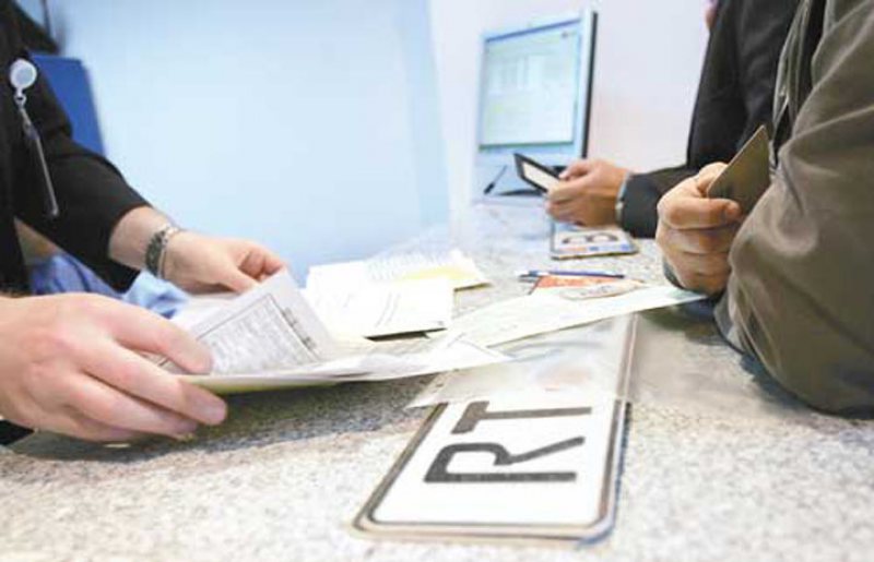SOLICITĂRI PESTE SOLICITĂRI: Numărul cererilor de înmatriculări auto s-a triplat după eliminarea taxei de mediu SOLICITĂRI PESTE SOLICITĂRI: Numărul cererilor de înmatriculări auto s-a triplat după eliminarea taxei de mediu