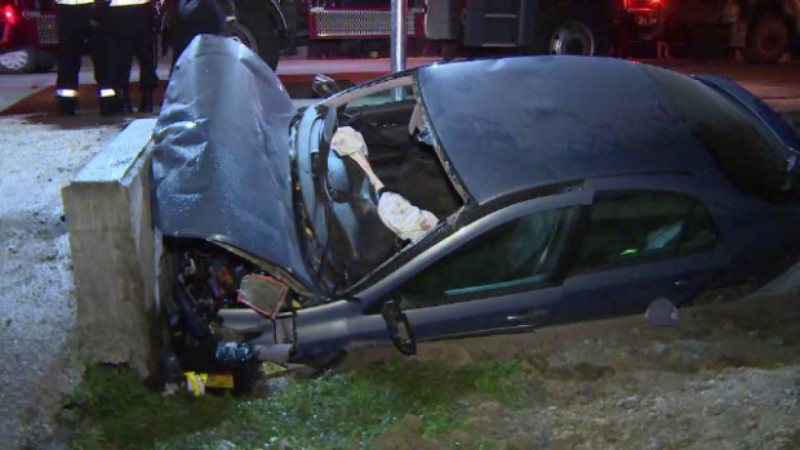 ACCIDENT: A scăpat mașina de sub control și a ajuns la spital ACCIDENT: A scăpat mașina de sub control și a ajuns la spital
