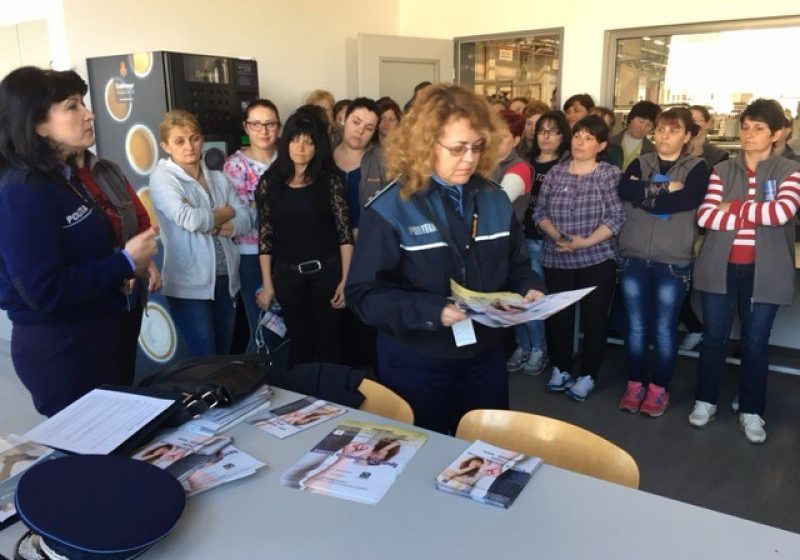 ACTIVITĂȚI: Campanii de informare a cetățenilor, desfășurate de polițiști în Maramureș