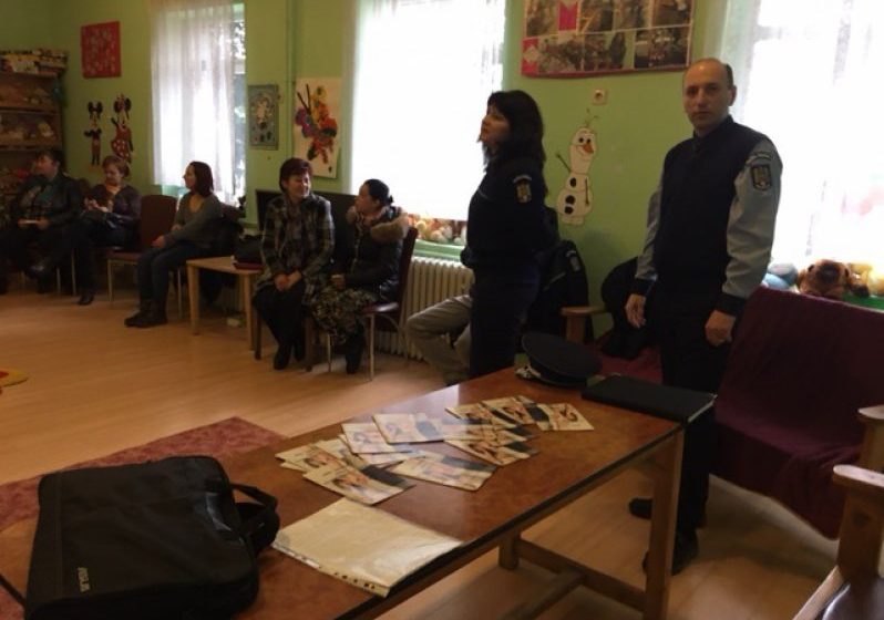 CAMPANIE A POLIȚIEI: Implicaţiile şi consecinţele actelor de violenţă manifestate în familie, subiectul de discuție la întâlnirea de ieri CAMPANIE A POLIȚIEI: Implicaţiile şi consecinţele actelor de violenţă manifestate în familie, subiectul de discuție la întâlnirea de ieri