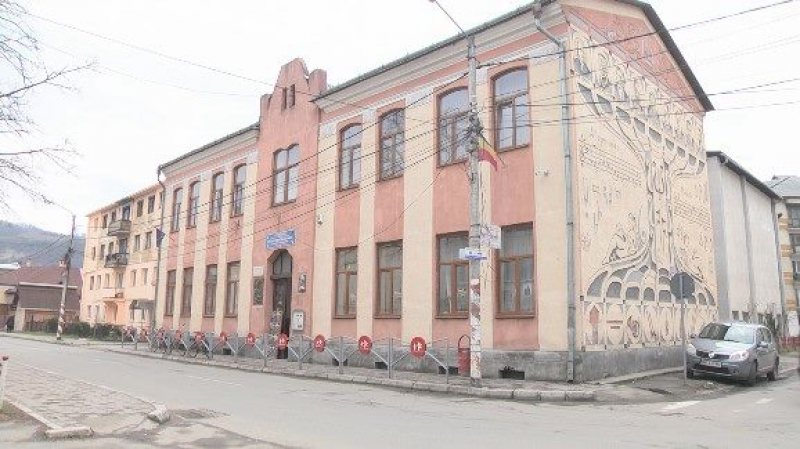 ARGUMENT: Ce spun autoritatile locale despre soarta Scolii Gimnaziale de Arte "George Enescu"