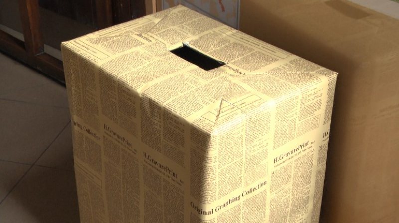 CUTIA CU POEME: La Liceul ”Regele Ferdinand” Ziua poeziei s-a sărbătorit într-un mod inedit CUTIA CU POEME: La Liceul ”Regele Ferdinand” Ziua poeziei s-a sărbătorit într-un mod inedit