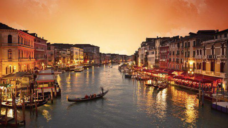 DESTINAȚII DE VACANȚĂ: Veneția – Italia, circuit și sejur