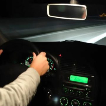 Reținut după ce a fost prins a treia oară la volan fără să aibă permis