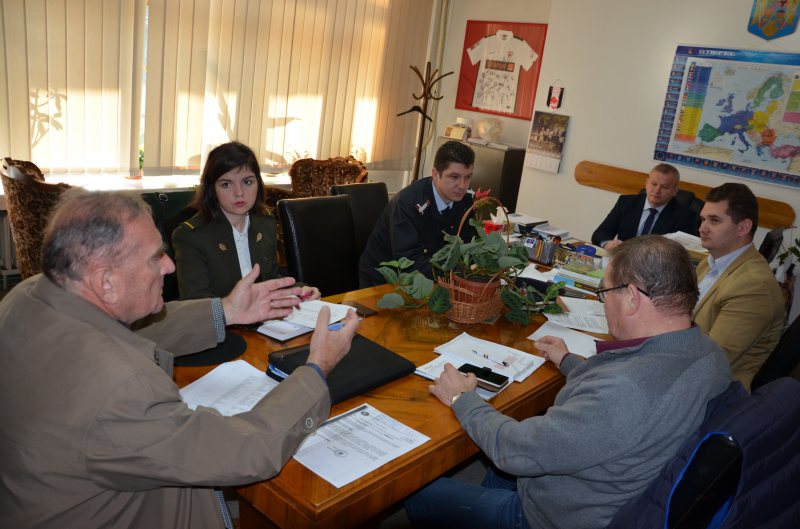 ÎNTÂLNIRE: S-a aprobat Programul de verificare a salubrizării cursurilor de apă, șanțurilor și rigolelor din Maramureș ÎNTÂLNIRE: S-a aprobat Programul de verificare a salubrizării cursurilor de apă, șanțurilor și rigolelor din Maramureș