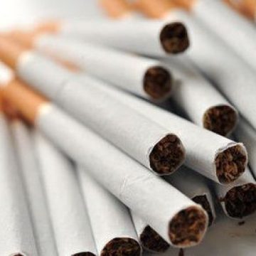 Peste 4000 de pachete de țigări de contrabandă găsite într-o mașină oprită la control