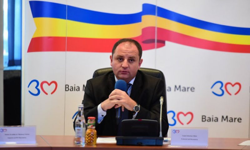 NEMULȚUMIRI: Prefectul Sebastian Lupuț, tras de mânecă de un maramureșean pe rețelele de socializare