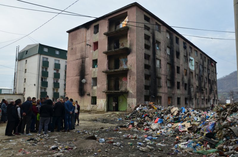 PROBLEME: Subprefectul Gavriș Ardelean face demersuri pentru a îmbunătăți condițiile de locuit în blocurile sociale de pe strada Horea PROBLEME: Subprefectul Gavriș Ardelean face demersuri pentru a îmbunătăți condițiile de locuit în blocurile sociale de pe strada Horea