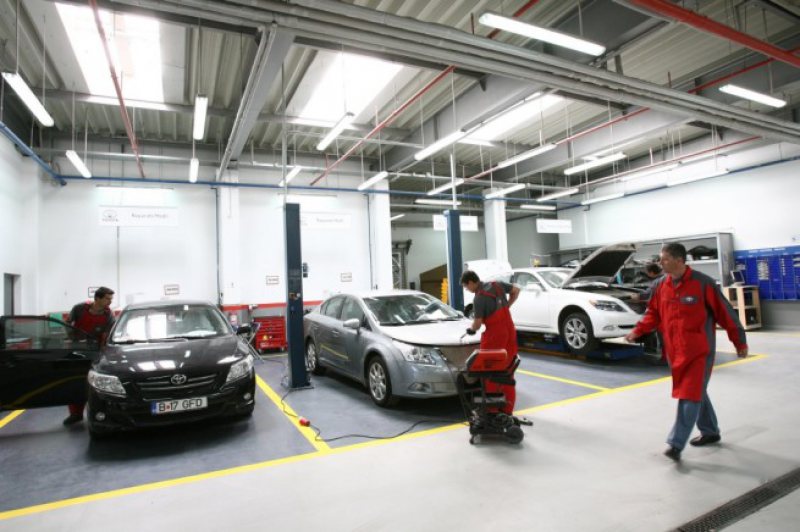 PROBLEME: Toyota România recheamă în service circa 900 de mașini PROBLEME: Toyota România recheamă în service circa 900 de mașini