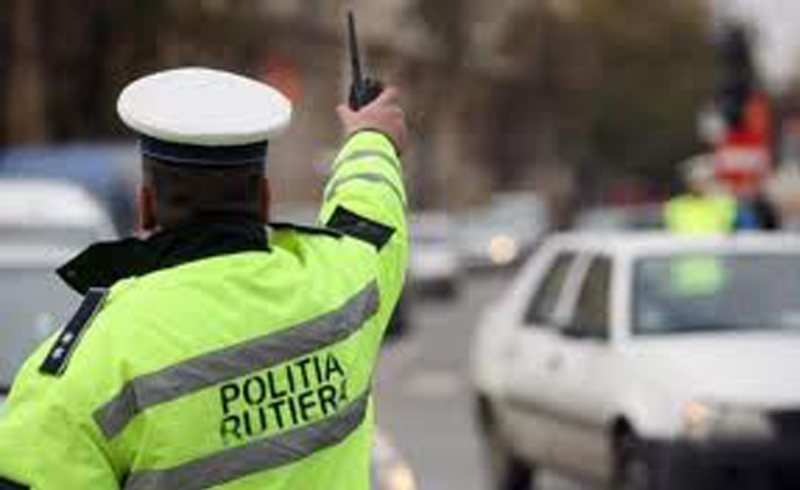 S-A ALES CU DOSAR PENAL: Depistat în trafic cu viteză excesivă şi fără permis de conducere S-A ALES CU DOSAR PENAL: Depistat în trafic cu viteză excesivă şi fără permis de conducere