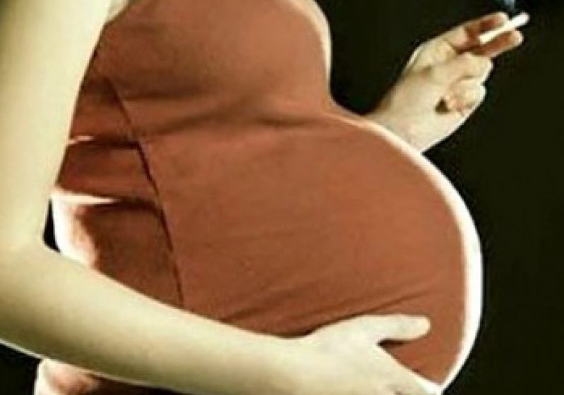STUDIU: Fumatul în timpul sarcinii, asociat cu leziunile oculare la copii STUDIU: Fumatul în timpul sarcinii, asociat cu leziunile oculare la copii