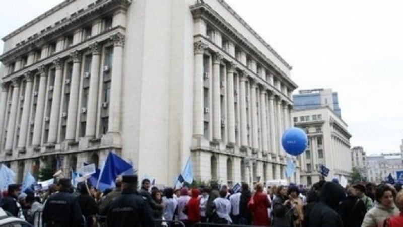 NEMULŢUMIRI: Ruptură între MAI şi sindicate din cauza sporurilor NEMULŢUMIRI: Ruptură între MAI şi sindicate din cauza sporurilor