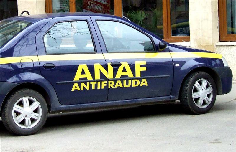 LE IAU DIN BANI: Sporurile inspectorilor ANAF, micşorate de la 25% la 5% LE IAU DIN BANI: Sporurile inspectorilor ANAF, micşorate de la 25% la 5%