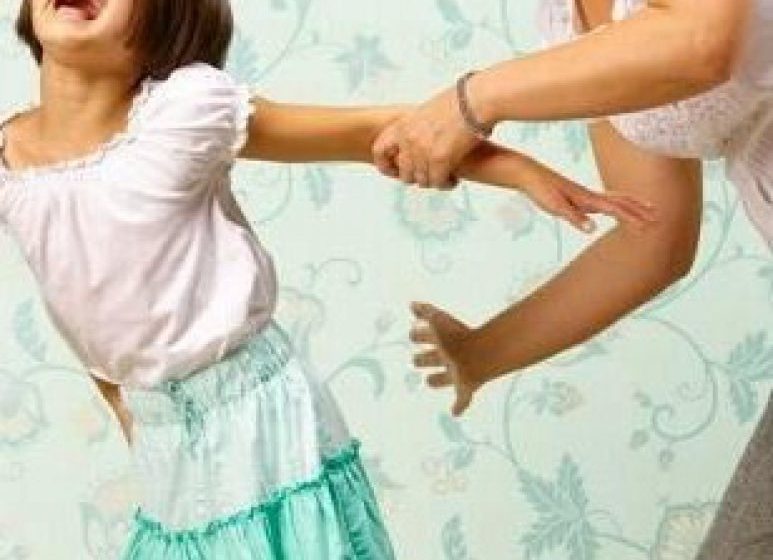 UNICEF: 16% dintre părinți cred că bătaia e ruptă din rai