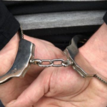 Suspecți de tâlhărie trimiși după gratii
