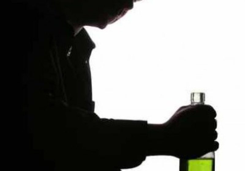 A rămas pe uscat după ce i s-au confiscat 140 de litri de alcool A rămas pe uscat după ce i s-au confiscat 140 de litri de alcool