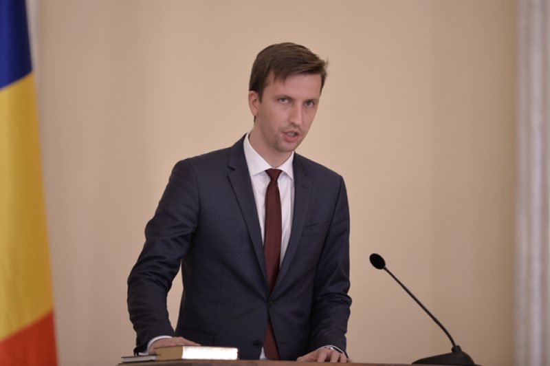 GUVERN: Grindeanu a trimis la Președinție propunerea de numire a lui Augustin Jianu ca vicepremier interimar GUVERN: Grindeanu a trimis la Președinție propunerea de numire a lui Augustin Jianu ca vicepremier interimar
