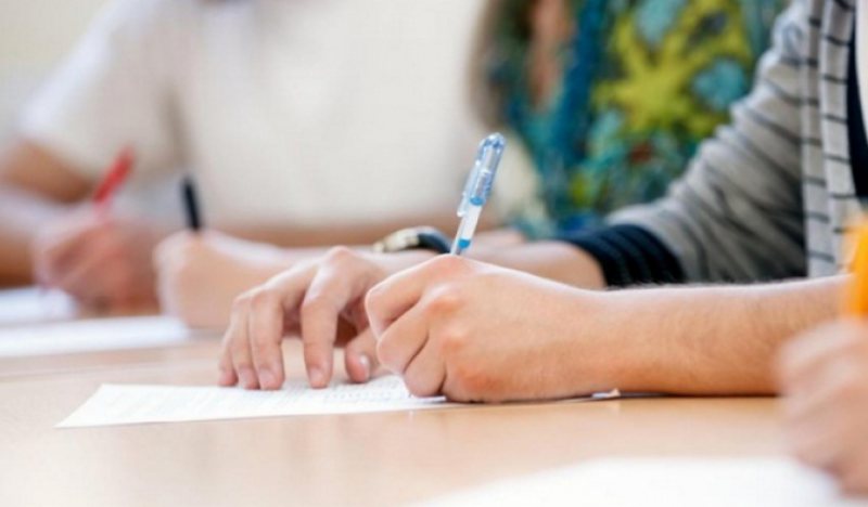 EXAMEN: Bacalaureatul începe marţi cu proba orală la limba română. Când sunt programate probele scrise EXAMEN: Bacalaureatul începe marţi cu proba orală la limba română. Când sunt programate probele scrise