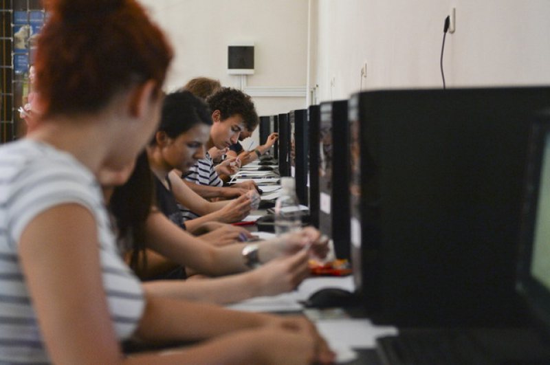 EXCELENȚĂ: Elevi programatori din România au obţinut 40% dintre premiile unui concurs organizat în Irlanda EXCELENȚĂ: Elevi programatori din România au obţinut 40% dintre premiile unui concurs organizat în Irlanda