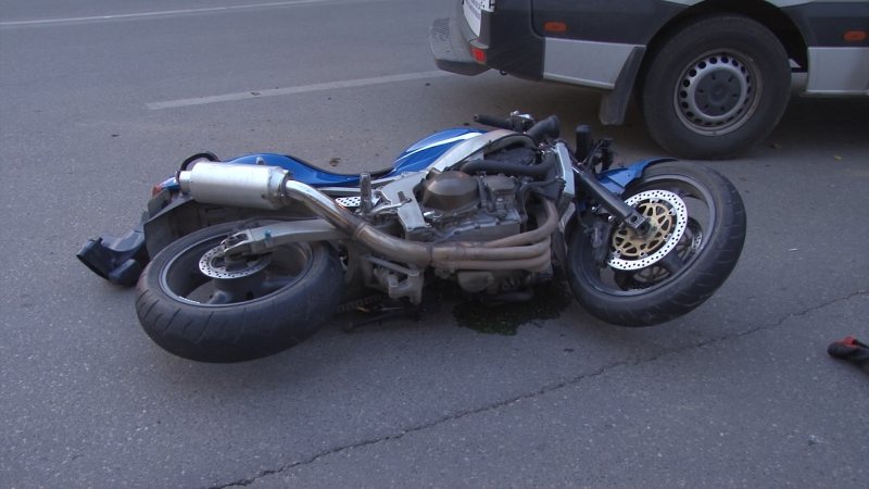 TRAGEDIE: Un motociclist a fost accidentat mortal de un polițist aflat în timpul serviciului TRAGEDIE: Un motociclist a fost accidentat mortal de un polițist aflat în timpul serviciului