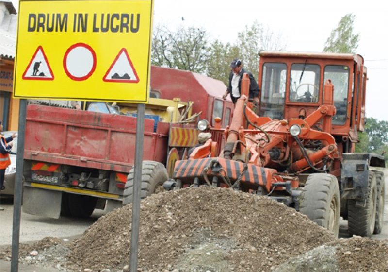 GREU DE MODERNIZAT: DN 18 trebuia reabilitat până în vara lui 2013. Încă se lucrează la el GREU DE MODERNIZAT: DN 18 trebuia reabilitat până în vara lui 2013. Încă se lucrează la el