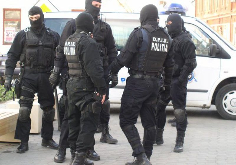 IGPR: Acțiuni ale polițiștilor pentru prevenirea și combaterea ilegalităților în domeniul traficului, prelucrării și comerțului cu produse accizabile