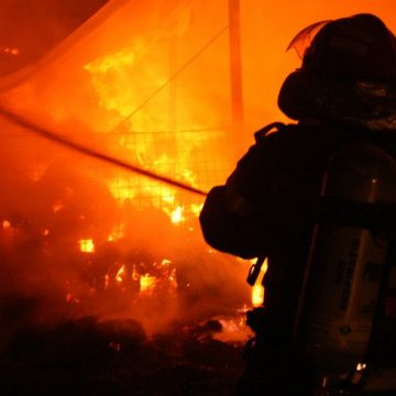 Pompierii maramureșeni au intervenit pentru lichidarea a trei incendii Pompierii maramureșeni au intervenit pentru lichidarea a trei incendii