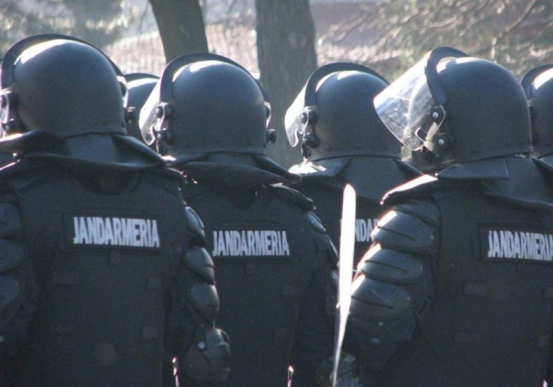 PROIECT LEGISLATIV: Jandarmii vor avea dreptul să dețină și să folosească arme PROIECT LEGISLATIV: Jandarmii vor avea dreptul să dețină și să folosească arme