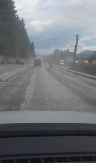 LUCRĂRI: Plin de praf în Borșa, din cauza reabilitării DN 18