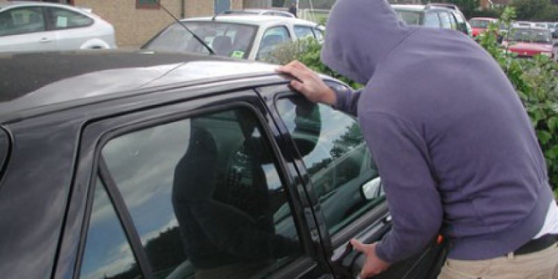 MARE ATENȚIE! Polițiștii vă recomandă să vă asigurați bunurile deoarece se produc numeroase furturi din cauza neglijențe MARE ATENȚIE! Polițiștii vă recomandă să vă asigurați bunurile deoarece se produc numeroase furturi din cauza neglijențe