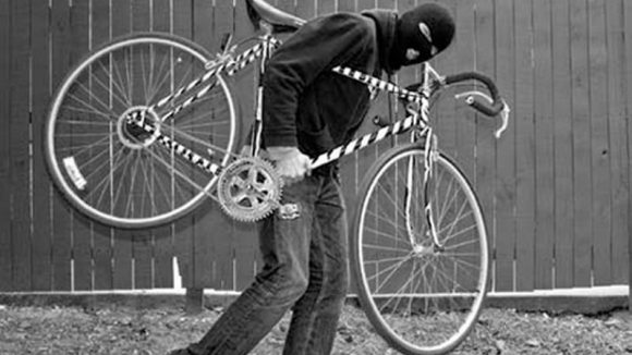Un tânăr care fura biciclete a fost reținut Un tânăr care fura biciclete a fost reținut