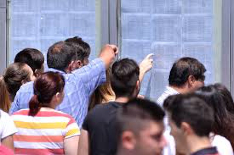 RATA DE REUȘITĂ: Sesiunea specială a Bacalaureatului a fost promovată de 77,95% din candidaţi RATA DE REUȘITĂ: Sesiunea specială a Bacalaureatului a fost promovată de 77,95% din candidaţi