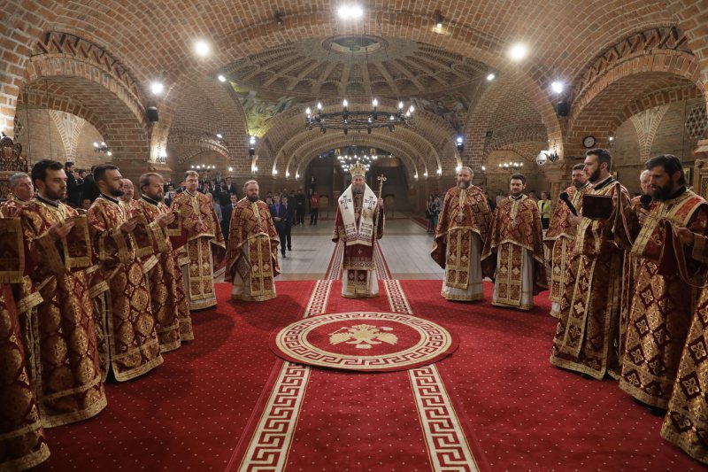 SPECIAL: Episcop Iustin şi-a sărbătorit ziua onomastică alături de credincioşi SPECIAL: Episcop Iustin şi-a sărbătorit ziua onomastică alături de credincioşi