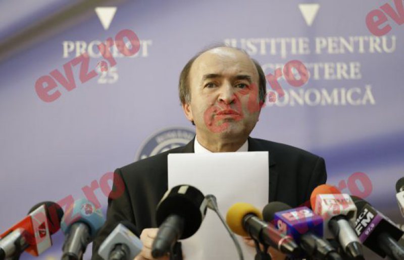REACŢIE: Ministrul Justiției, reacție la înregistrarea cu șefa DNA – "Voi sesiza Inspecția Judiciară" REACŢIE: Ministrul Justiției, reacție la înregistrarea cu șefa DNA – "Voi sesiza Inspecția Judiciară"